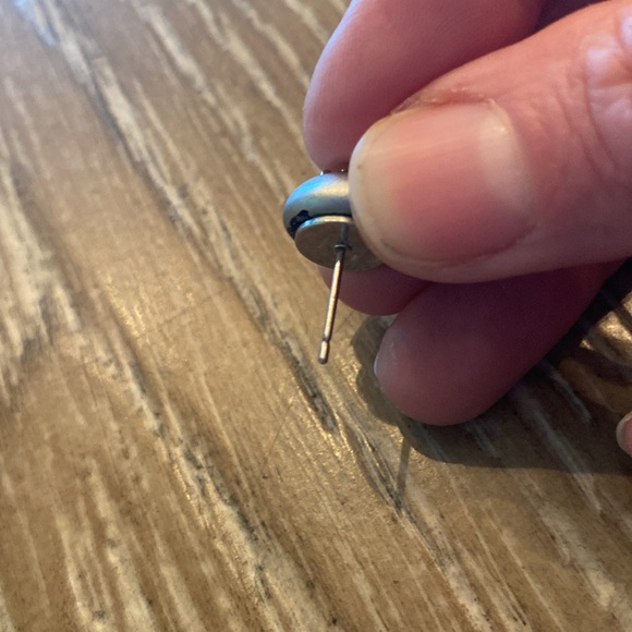 🥹RARE AUTHENTIC 2004 VINTAGE CHANEL EARRINGS!!!!!!!! - Picture 11 of 12